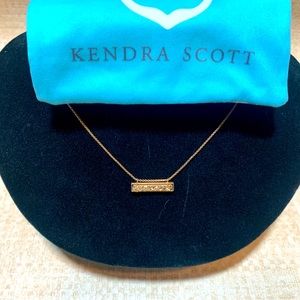 Kendra Scott necklace